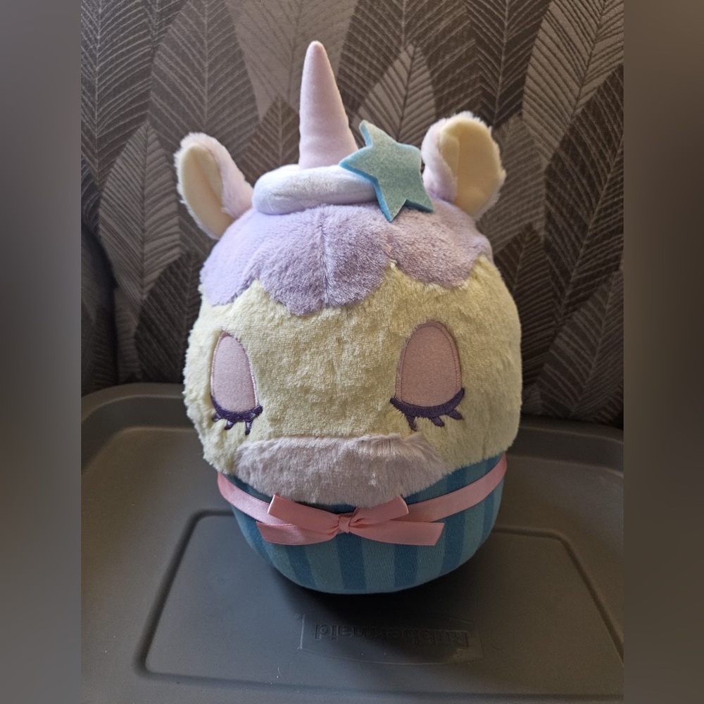 UMEKAWA UNICORN CUPCAKE PLUSH NWT